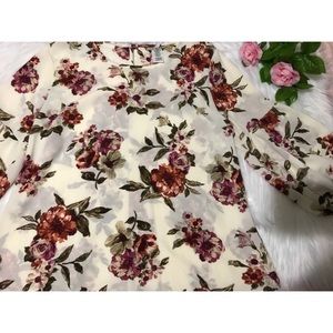 Beige 3/4 Sleeve Floral Top 💐